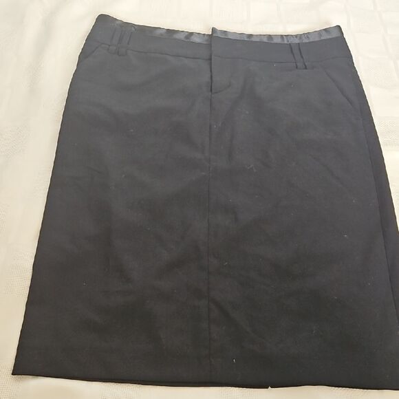 Zara Black Pencil Skirt Sleek Design - Picture 14 of 16